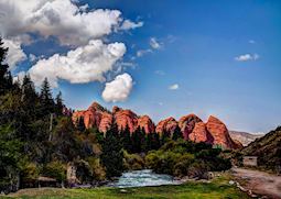Red mountains of Jeti-Ögüz