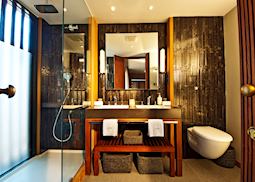 Design suite bathroom on the Aqua Mekong