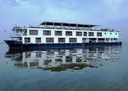 Rajmahal boat