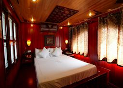 Cabin on board the L'Amour Junk, Halong Bay