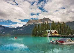 Emerald Lake Lodge, Field