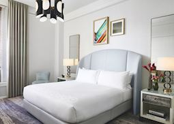 Galleria Park King Guest Room