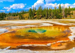 The Chromatic pool, Yellowstone National Park