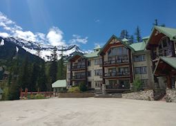 Lizard Creek Lodge, Fernie