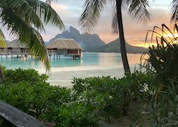 Overwater bungalows, Four Seasons Resort Bora Bora 