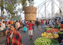 Early morning market near Howrah Station