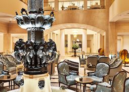 Hotel Adlon Kempinski, Lobby fountain 