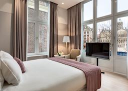 XL room with a view