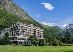 Hotel Alexandra exterior