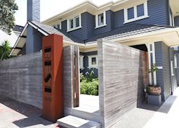 Nice Hotel Best Suites entrance