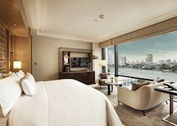 Riverfront premier room
