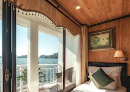  Heritage Line Jasmine Deluxe Stateroom