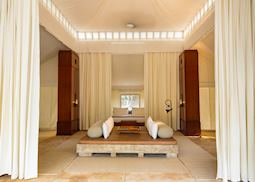 Tent interior, Aman-i-Khas