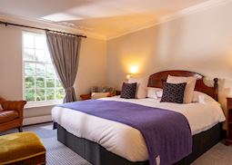 Bedroom, Knipoch Hotel