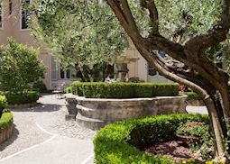 Courtyard at VRetreats Donna Camilla Savelli 