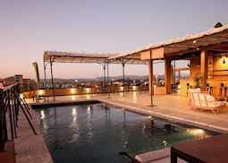 Rooftop bar, Nosy Manga