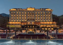 Grand Hotel Tremezzo Palace, Exterior by night