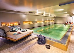 Golden Pool, Das Innsbruck