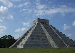El Castillo, Chichén Itzá ruins