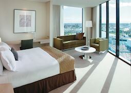 Studio Room, Crown Promenade Hotel