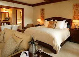 A suite at the Hotel Quintessence, Mont Tremblant
