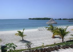Beach at Turquiose Bay, Roatan