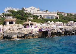 Lukka Hotel, Kas