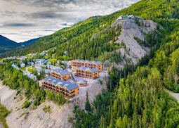 Grande Denali Lodge and Denali Bluffs Hotel, Denali Park Entrance