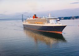 Queen Mary 2 in New York City
