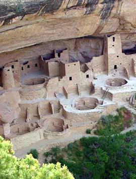 Ancestral Puebloan builldings in Mesa Verde National Park