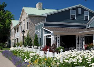 Shaw Club Hotel, Niagara on the Lake Shaw Club Hotel, Niagara on the Lake