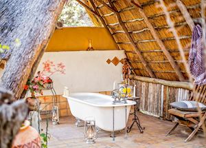 Outdoor bath in the honeymoon tent at The Hide Outdoor bath in the honeymoon tent at The Hide