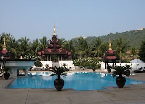 Swimming pool at the Mandalay Hill Resort, Mandalay Swimming pool at the Mandalay Hill Resort, Mandalay