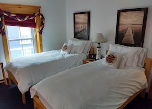 Mariner King Historic Inn, Lunenburg Mariner King Historic Inn, Lunenburg