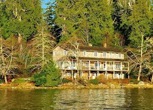 Red Crow Guest House, Tofino