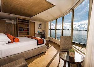 Corner suite on the Delfin III