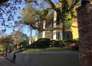 Anchuca Historic Mansion and Inn