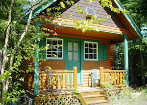 Cross River Cabins, Kootenay National Park Cross River Cabins, Kootenay National Park