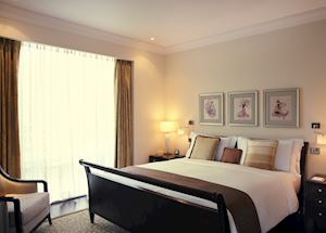 Executive Suite Bedroom, Raffles Makati, Manila Executive Suite Bedroom, Raffles Makati, Manila
