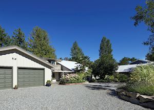Hedgerow House B&B, Salt Spring Island Hedgerow House B&B, Salt Spring Island