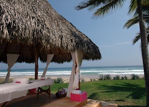 Las Alamandas, Mexico