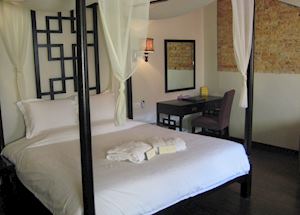 New Wing Deluxe Room, Puri Hotel, Malacca