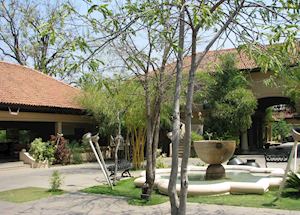 The main courtyard at Tiger Corridor, Pench