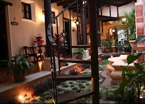 Hotel D'Leyenda, Antigua