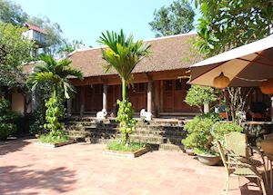 Frangipani Ancient House, Moon Garden Homestay