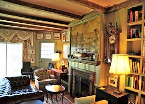 The library lounge, Kingsbrae Arms