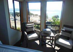 Queen room with view