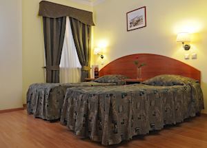 Twin room, Dostoevsky Hotel