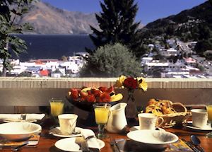 Alfresco breakfast, Queenstown House, Queenstown