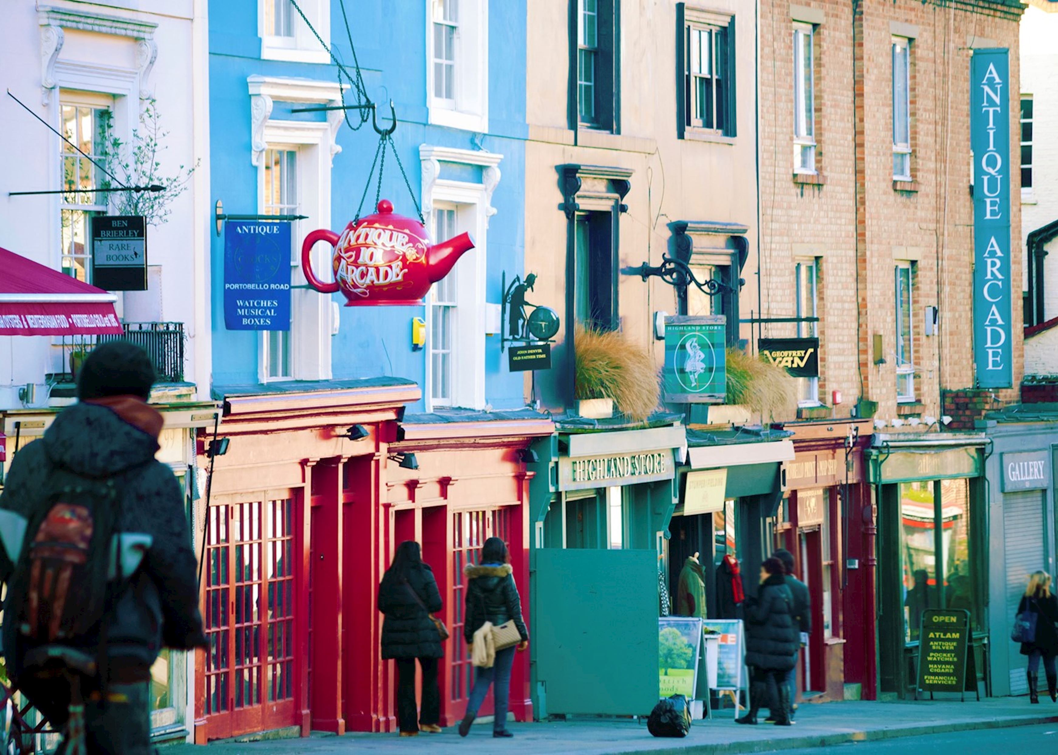 The Ultimate Guide to Navigating London Like a Local - Connecting with Locals